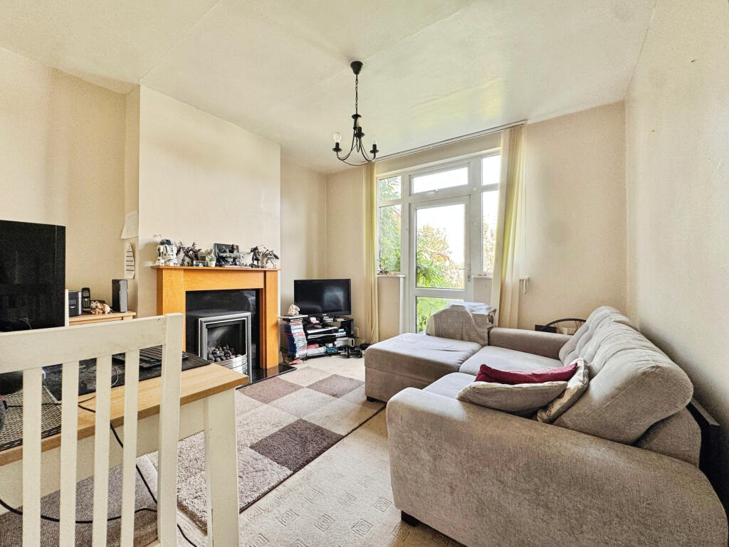 66, Crown Hills Avenue, LE5 4HE