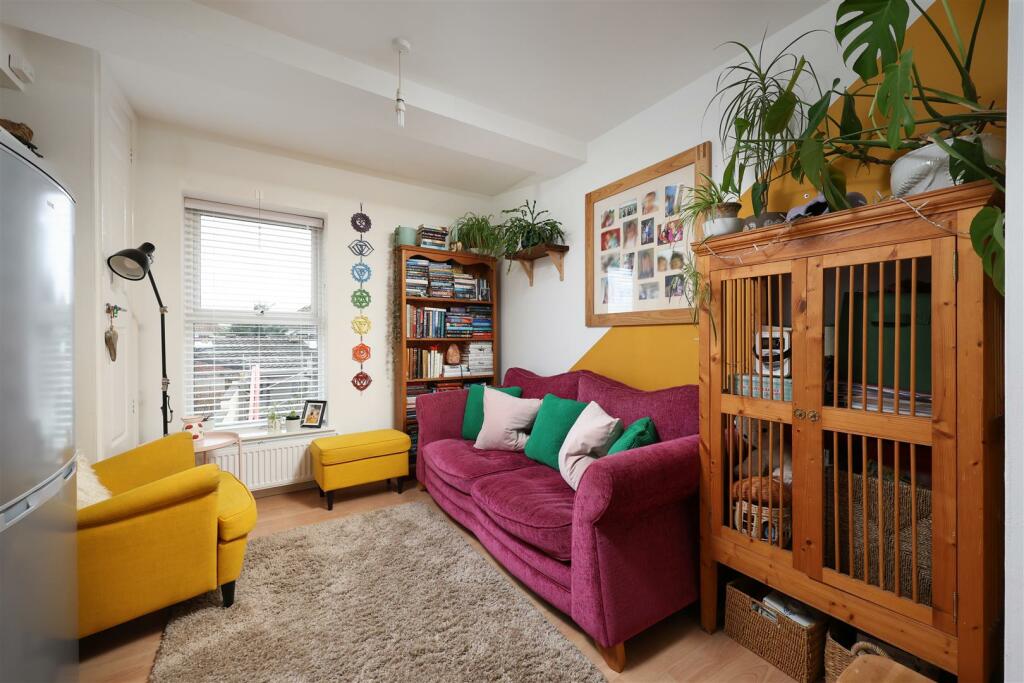 2@32 Queen Street BS15 4.JPG