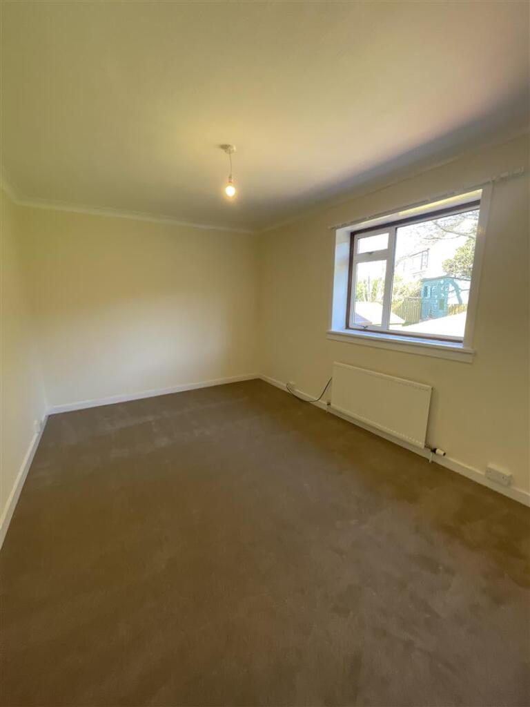 23 Highthorne Crescent Bedroom2.jpeg