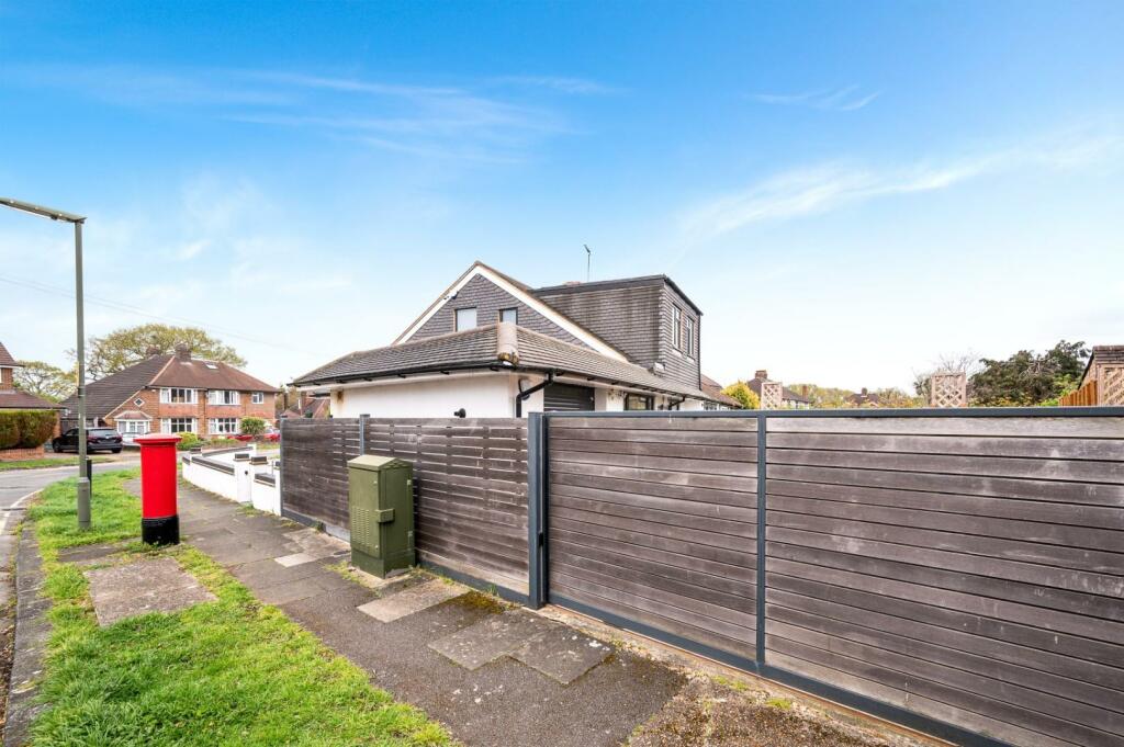 STONELEIGH CRESCENT 50 (4).jpg