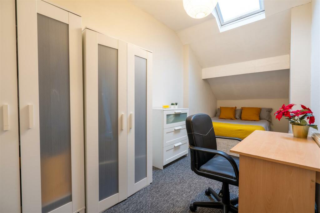Bedroom 4.jpg