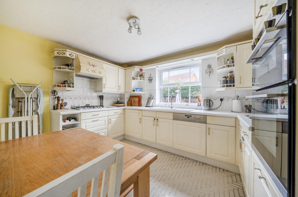 1341598-4-68a630d...