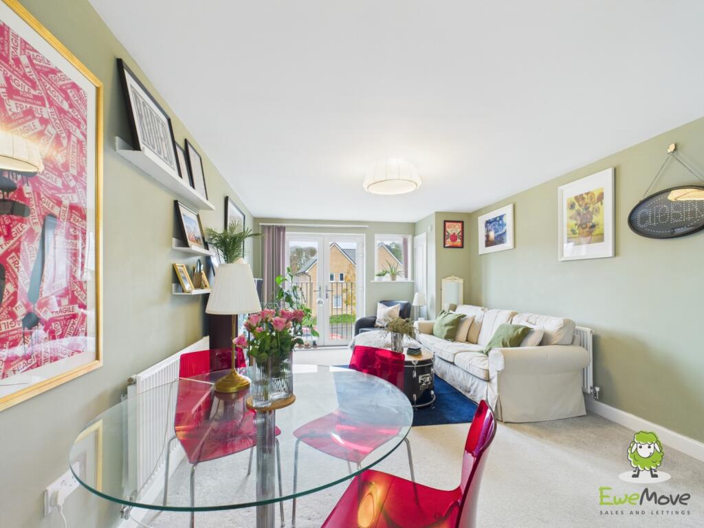 EweMove Estate Agents Basingstoke - Fleetlands Hou