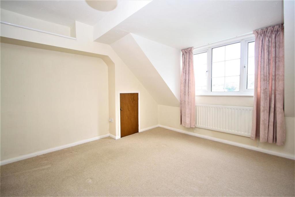 Bedroom 1.jpg