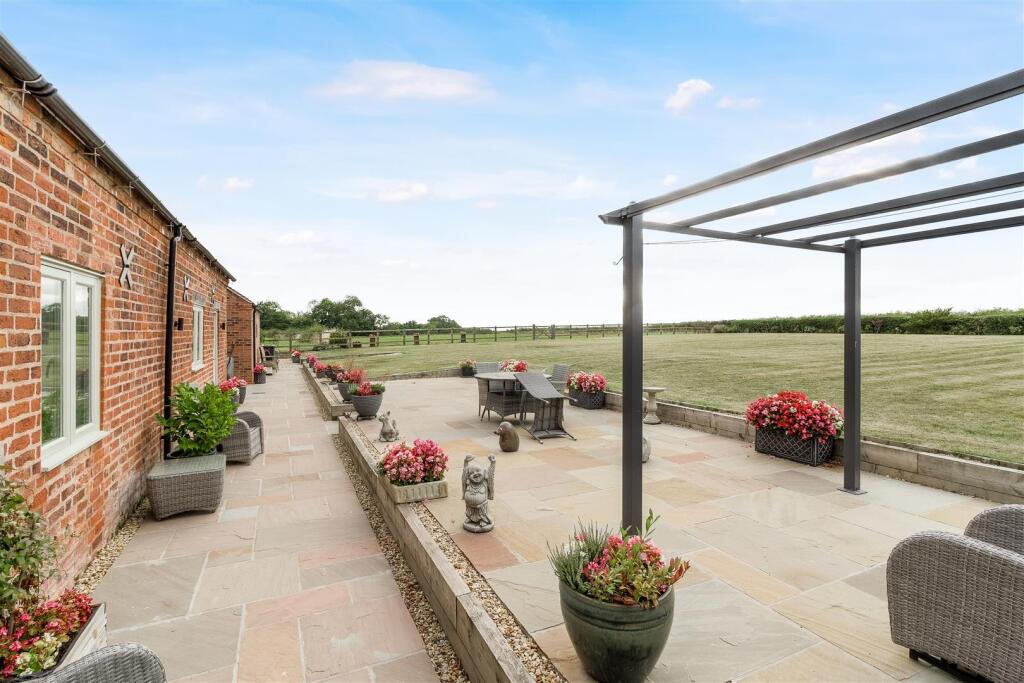 Skylark Barn 024.jpg