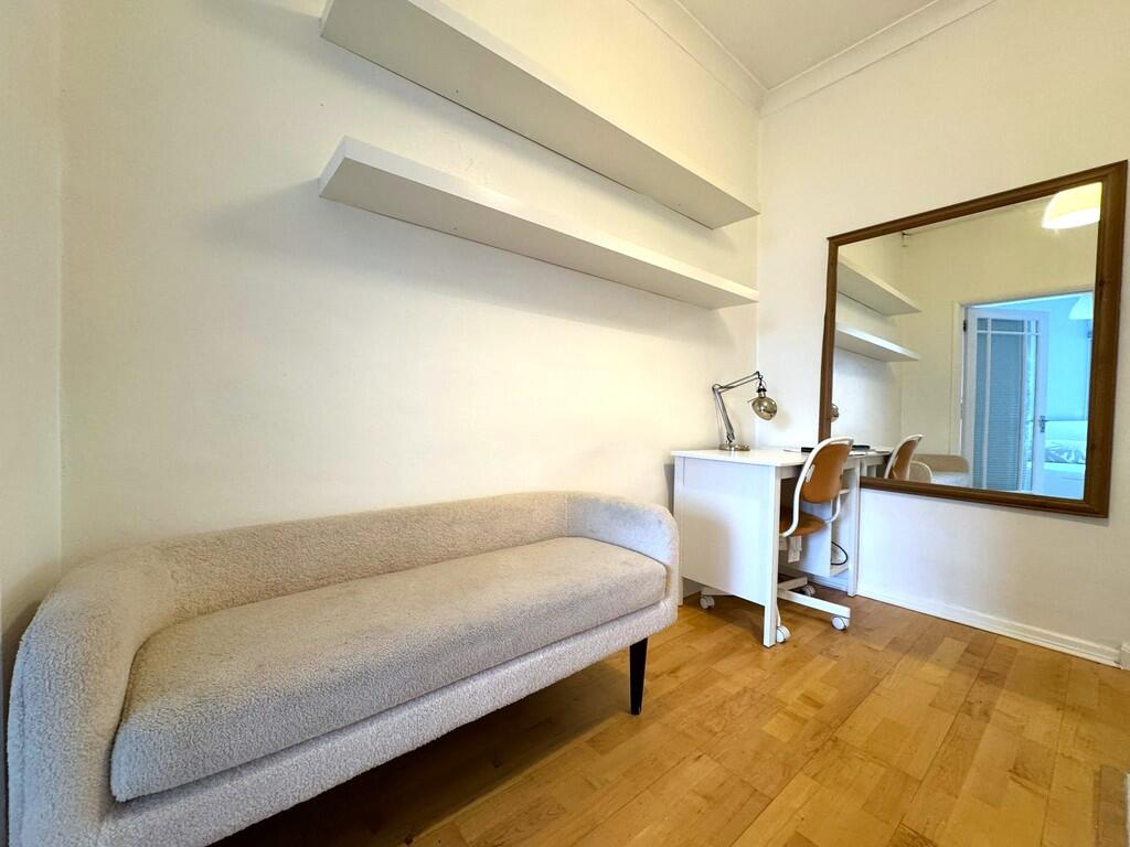 District road  (1...