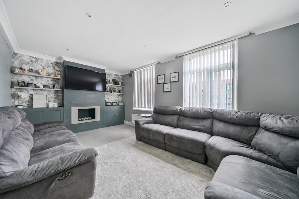 1323981-9-6880ab7c8e06a