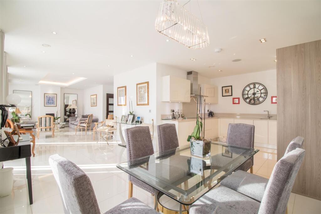 Davidson Frost-Wellings, DFW, Bentley Priory, Stan