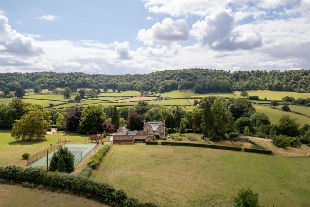 86 - Rockstowes Hill - GL11 5AF - Web.jpg