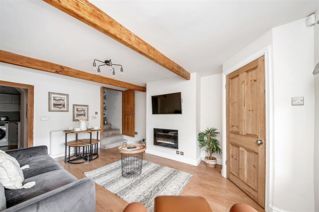 OPEN PLAN LIVING/DINING ROOM