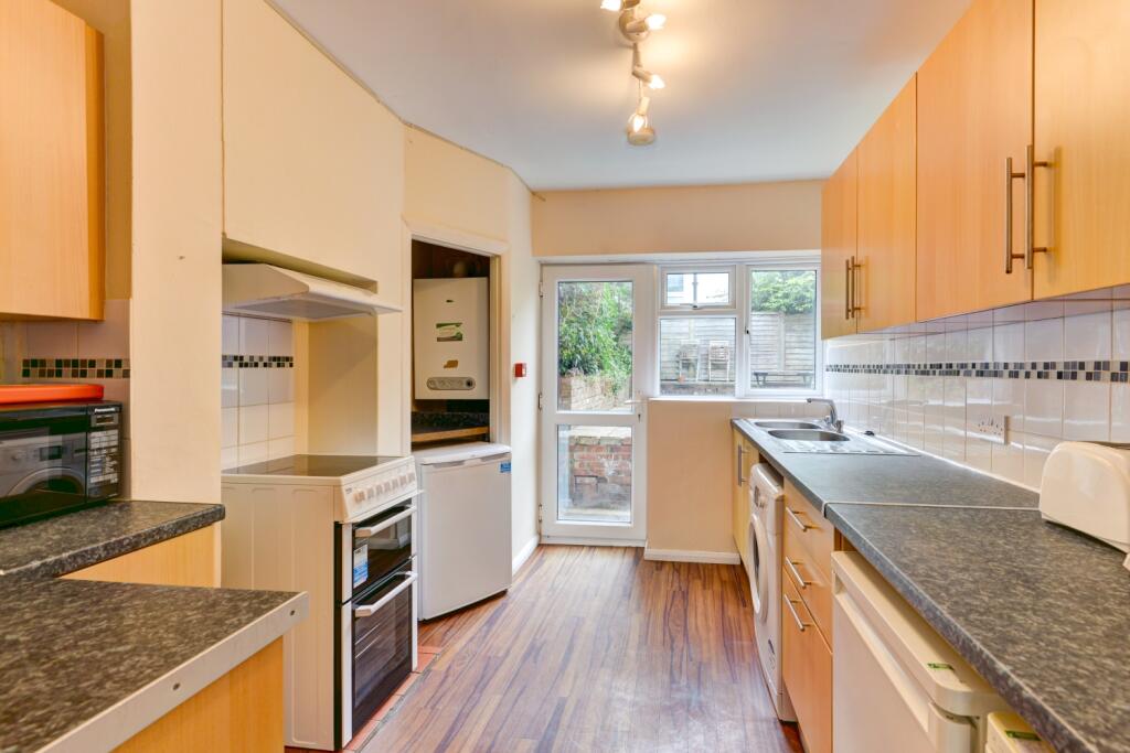 23 Caledonian Road Kitchen