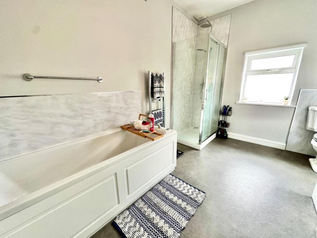 Top Floor Bathroom.jpg