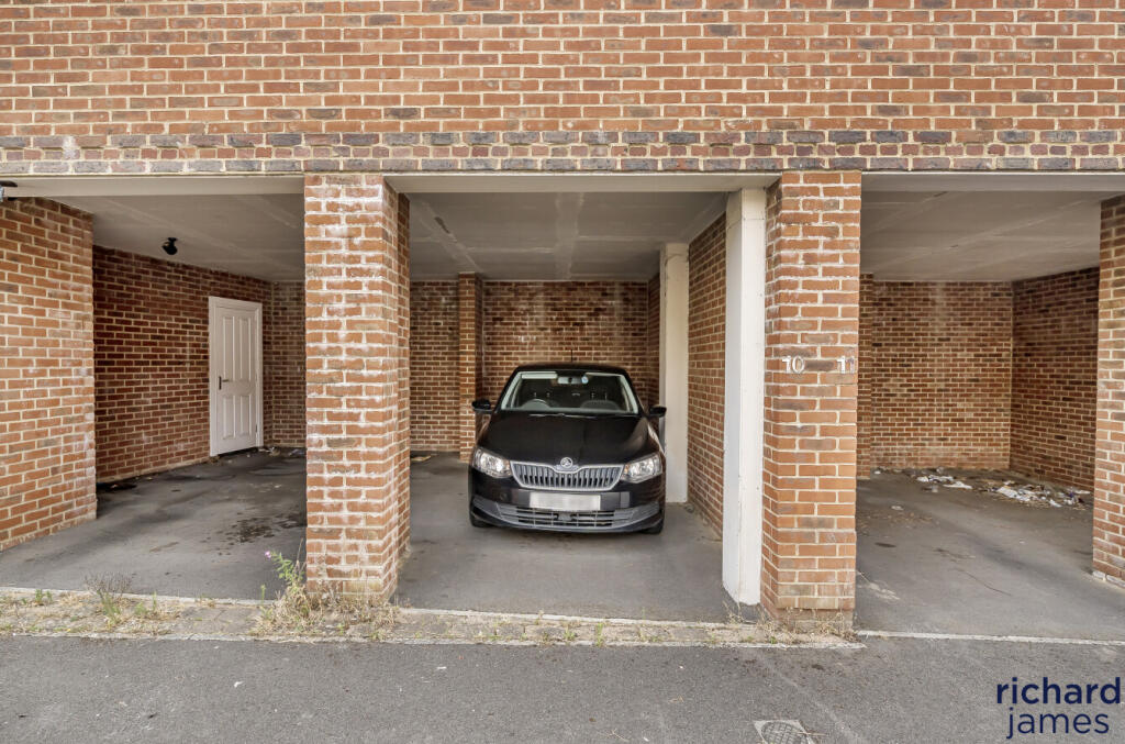 71d6c4ecc5d946a186ba01c02a71b988