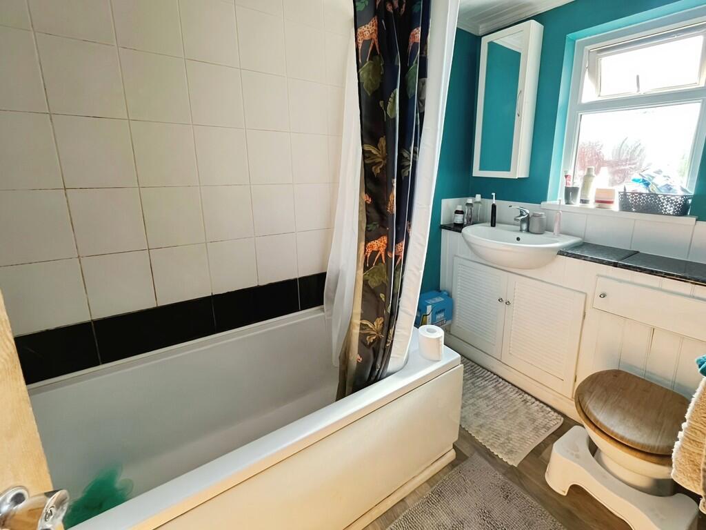 0a63a08a-WhatsApp...