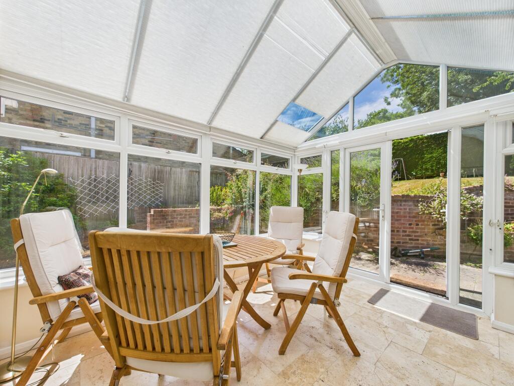 CAM01354G0-PR0550-STILL017