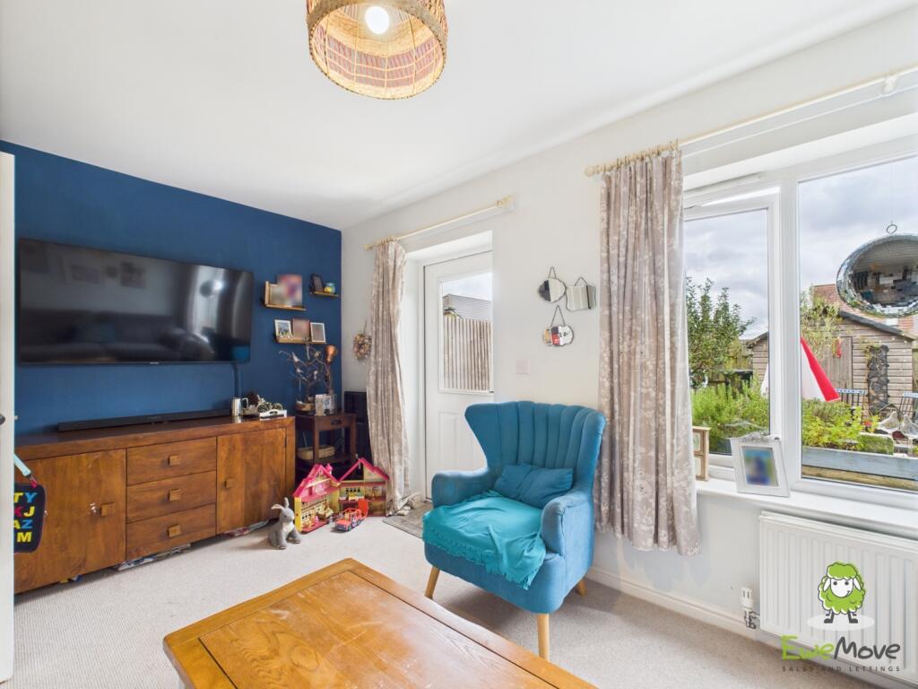 CAM03778G0-PR0270-STILL017