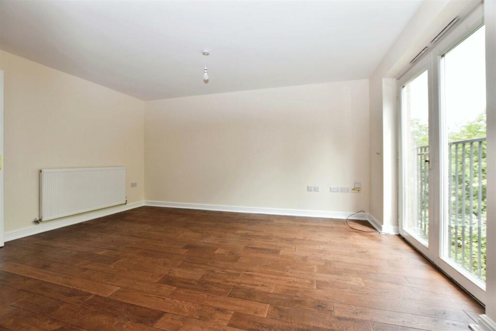 Open plan lounge / kitchen