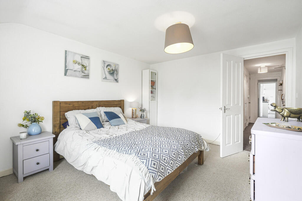 Flat 3, 23 Waggon...