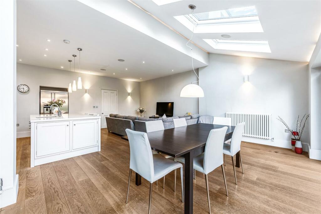 Avenue Gardens-9.jpg