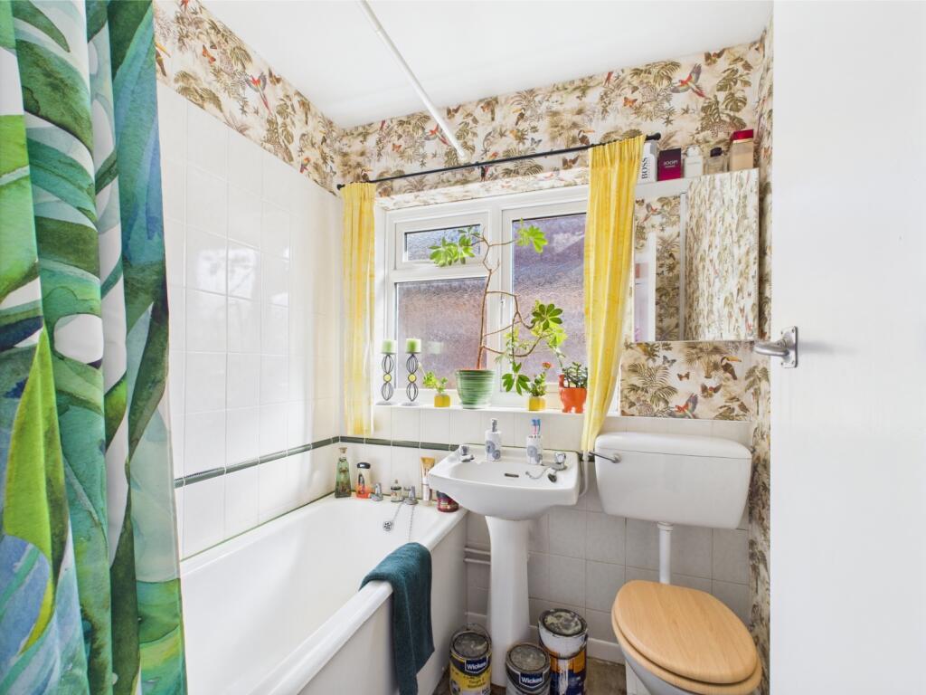 CAM01740G0-PR0379-STILL005