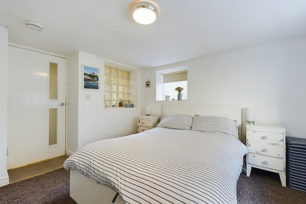 CAM01085G0-PR0447...