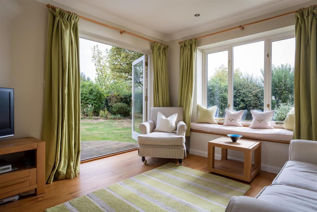 36 - Apperley - GL54 4NQ - Web.jpg