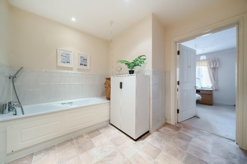 Jack n Jill Bathroom