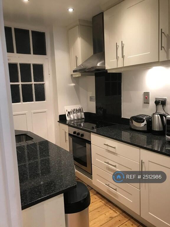 Fully Equipped Kitchen, Bosch Washing Machine Etc