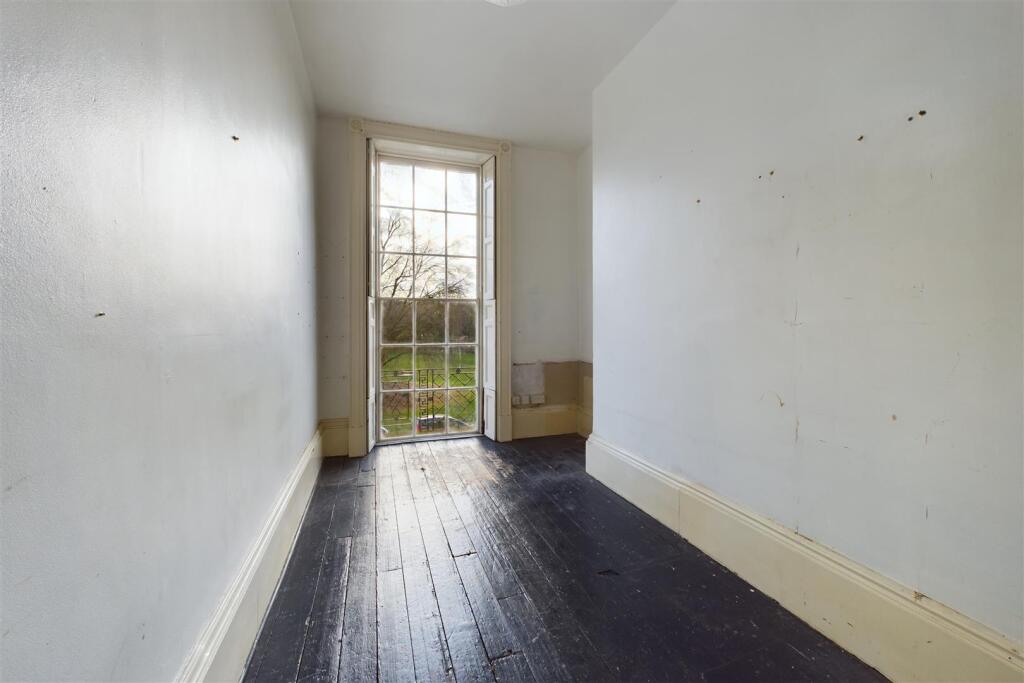 Flat 3, 6, Nelson Place West, Walcot, Bath, BA1 2T
