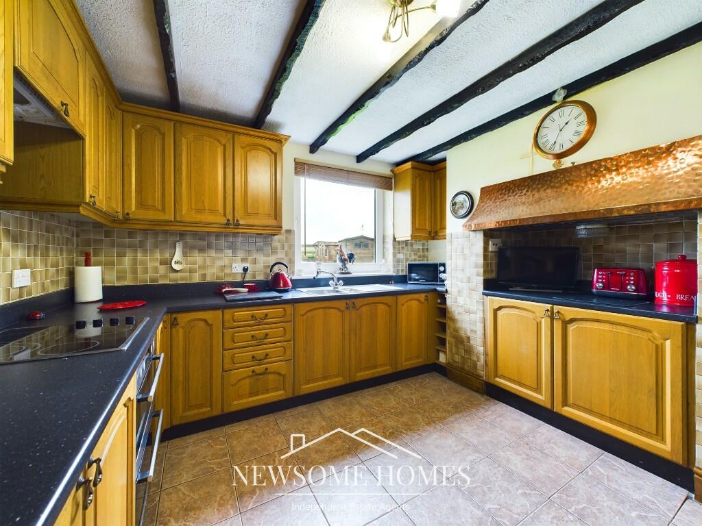 Kitchen/ Dining Room