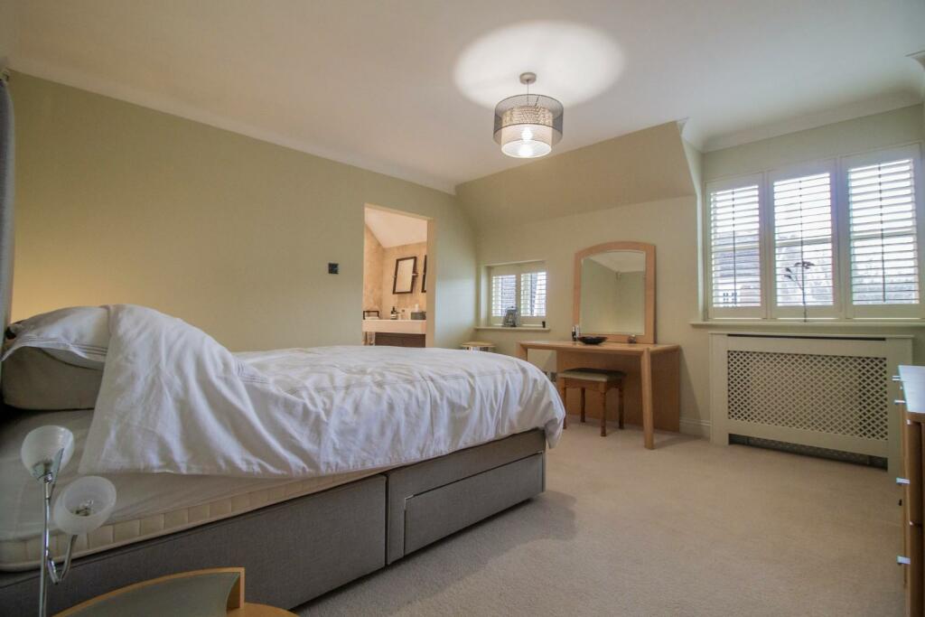 4 Bear Meadow, Beyton [Principal Bedroom] 01.jpg