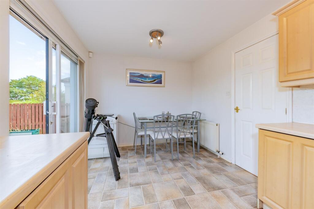 53 Clattowoods Place Dundee-9.JPG