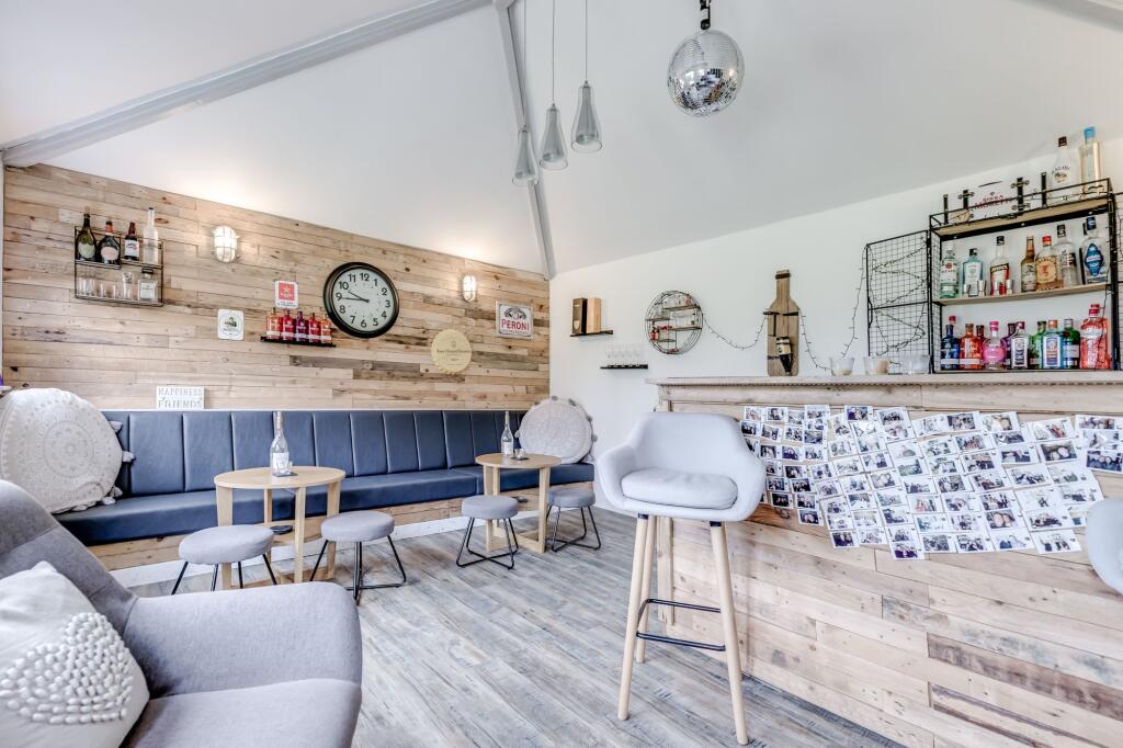 Bar/Home Office/Garden Room