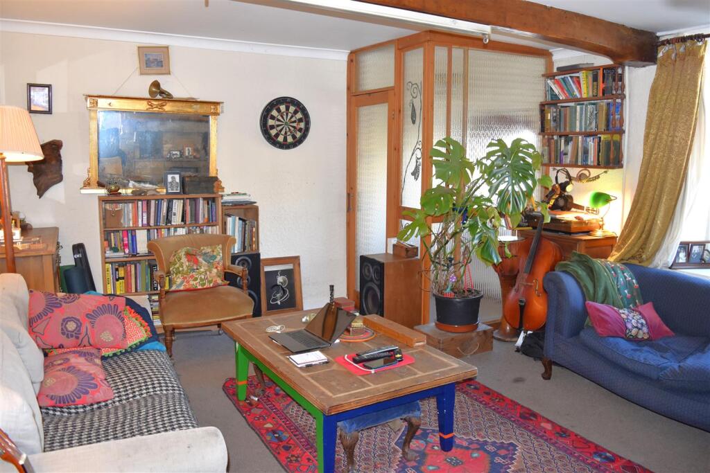 RECEPTION/DINING ROOM