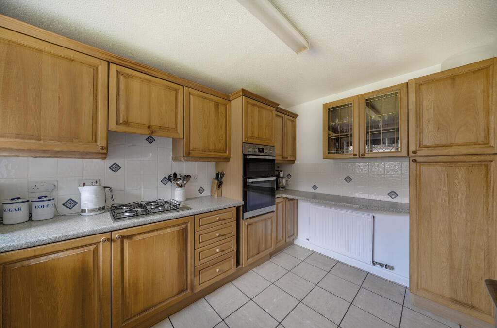 1306169-10-684c05...