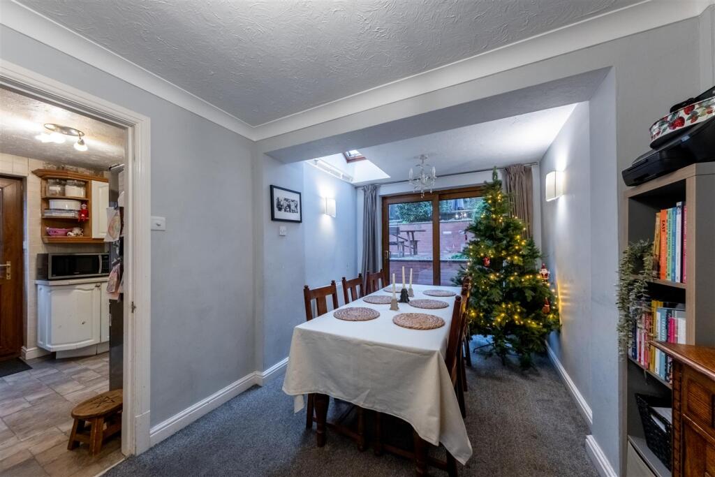 57 Oathills Drive-006.jpg