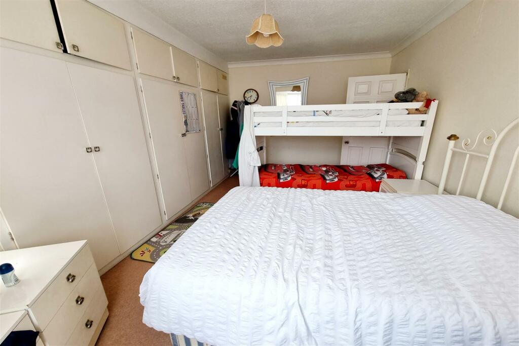 BEDROOM 2: