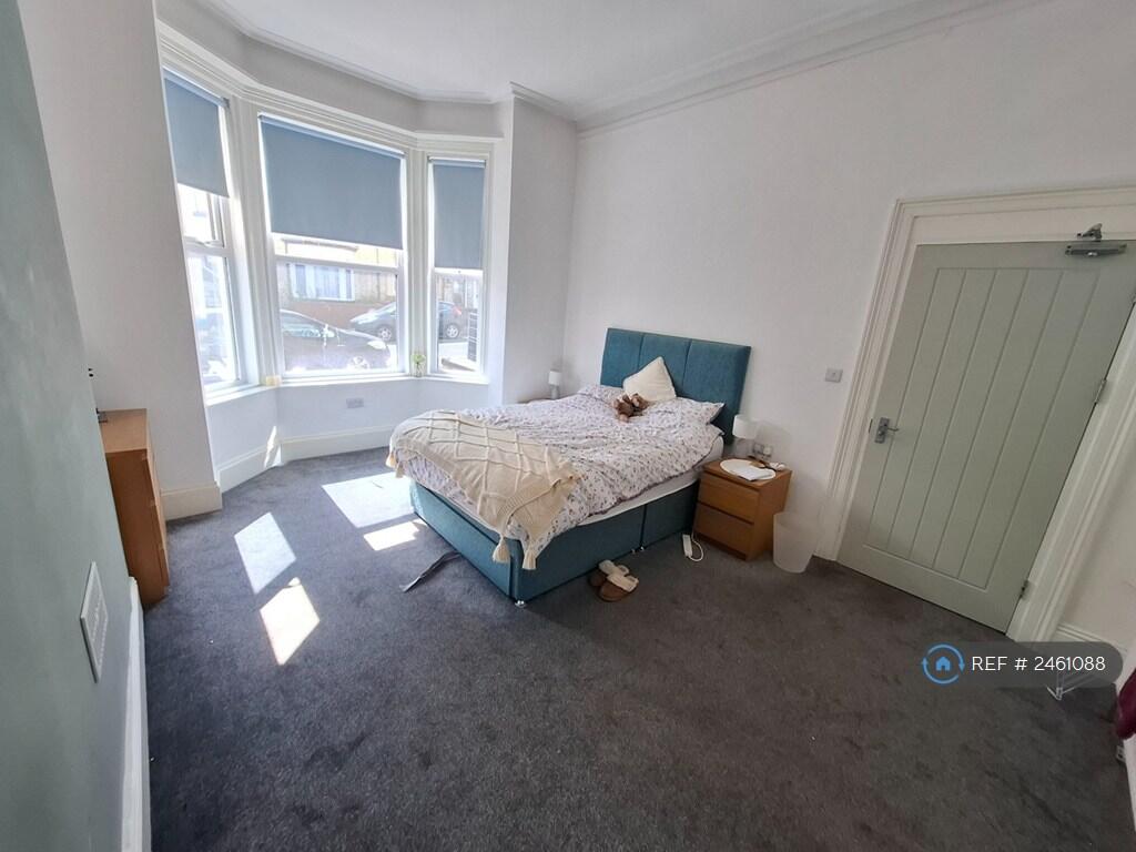 Room 1 (Not En-Suite)