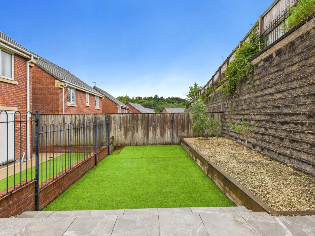 CAM03729G0-PR0094-STILL039