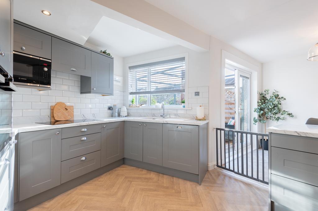 KITCHEN LEFT