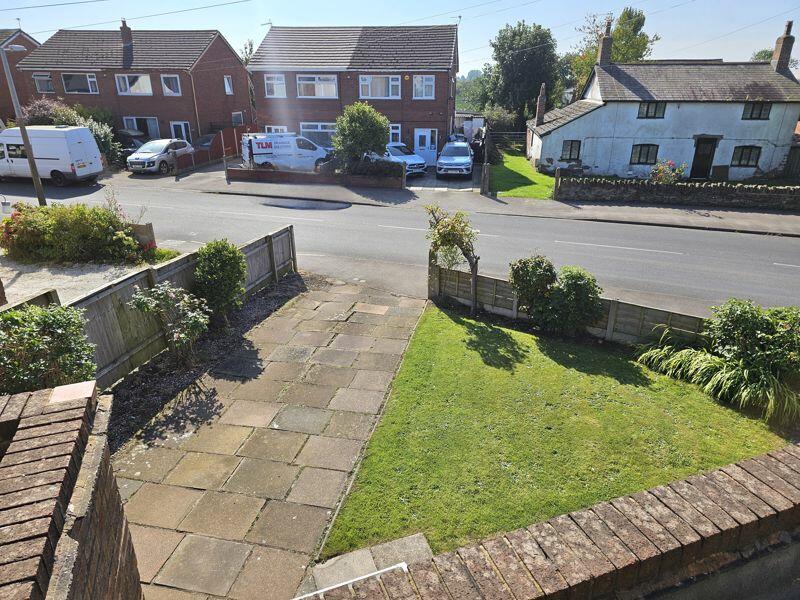 Front Garden &amp; Driveway