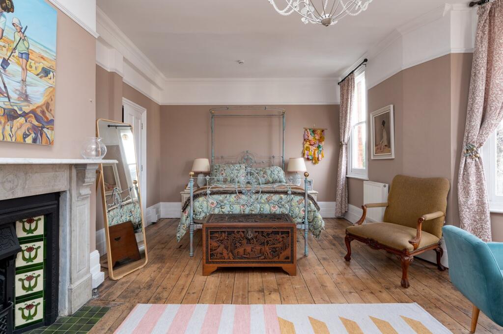 Main Bedroom