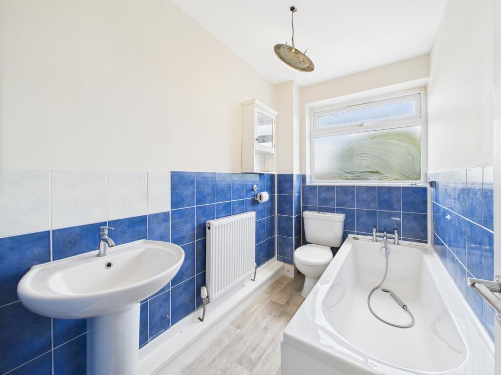 CAM01740G0-PR0422-STILL007