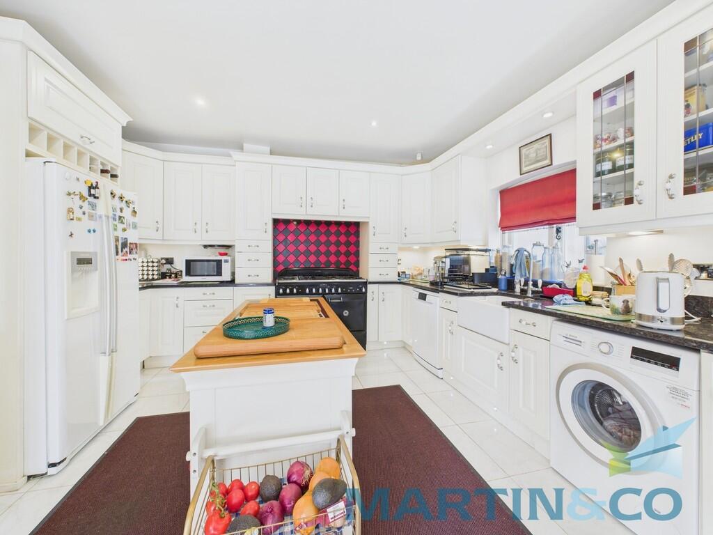 CAM01870G0-PR0161...