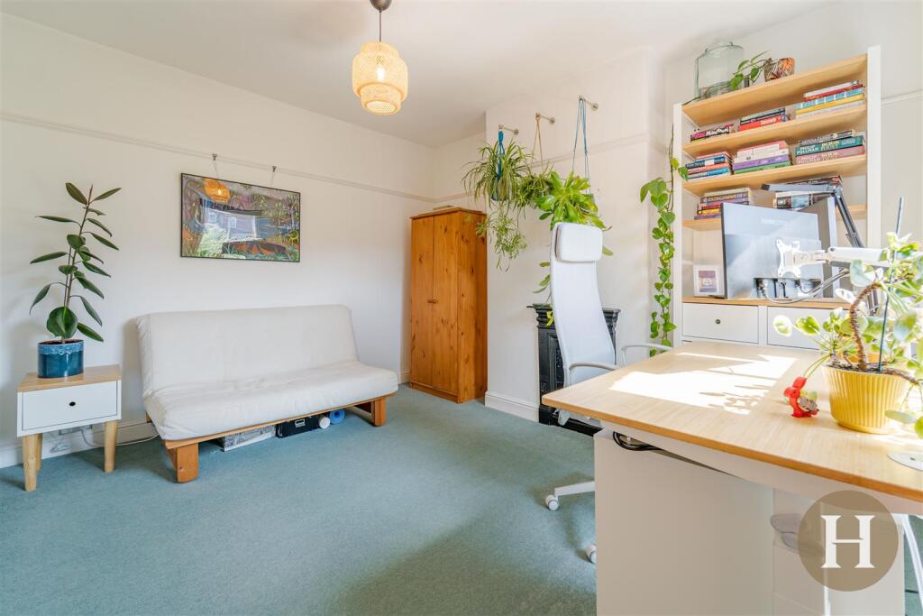 Hadleigh Estate Agents-29.jpg