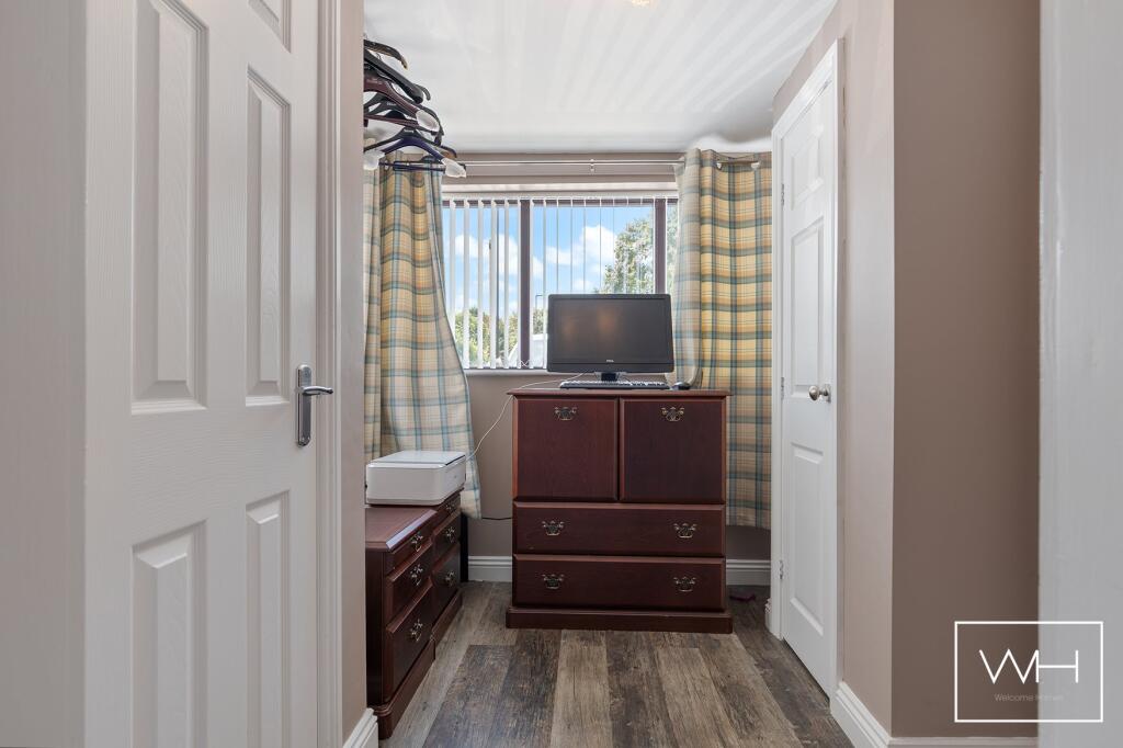 16 Chepstow Gardens,