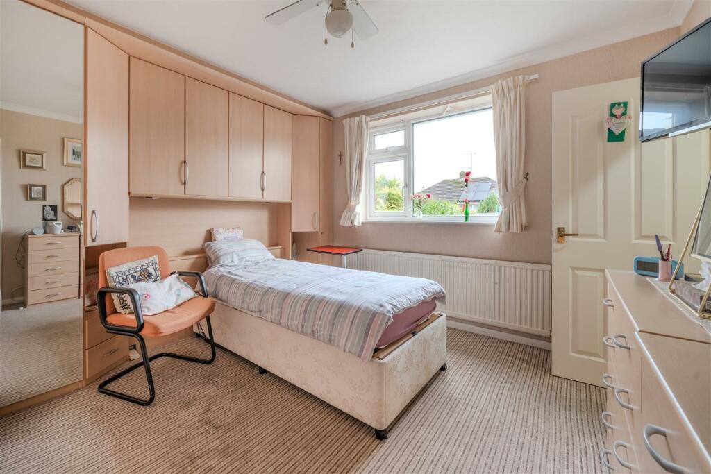 Bedroom 2.jpg