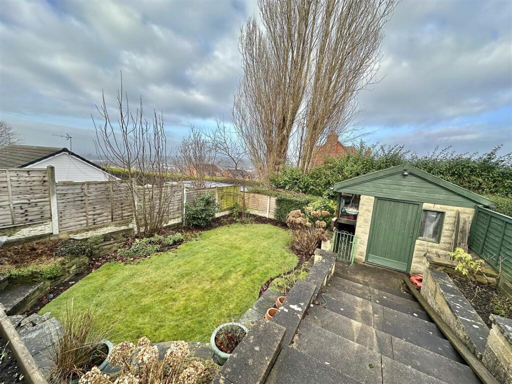 Bramleys Estate Agents - Fernlea Close - Heckmondw