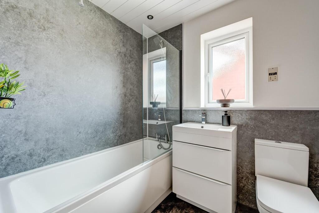 25OldHouseClose(Interior)(17of17).jpg