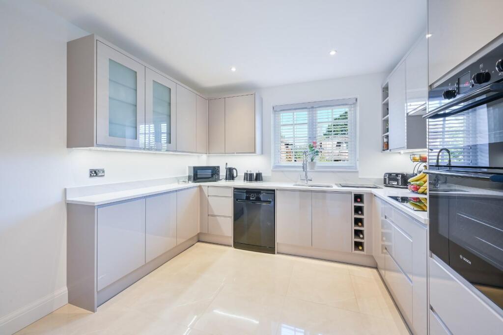 NUTCROFT GROVE,  (5).jpg